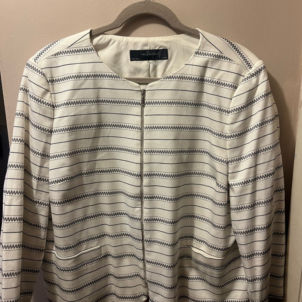The Limited Ivory and Black Patterned zip up Blazer
